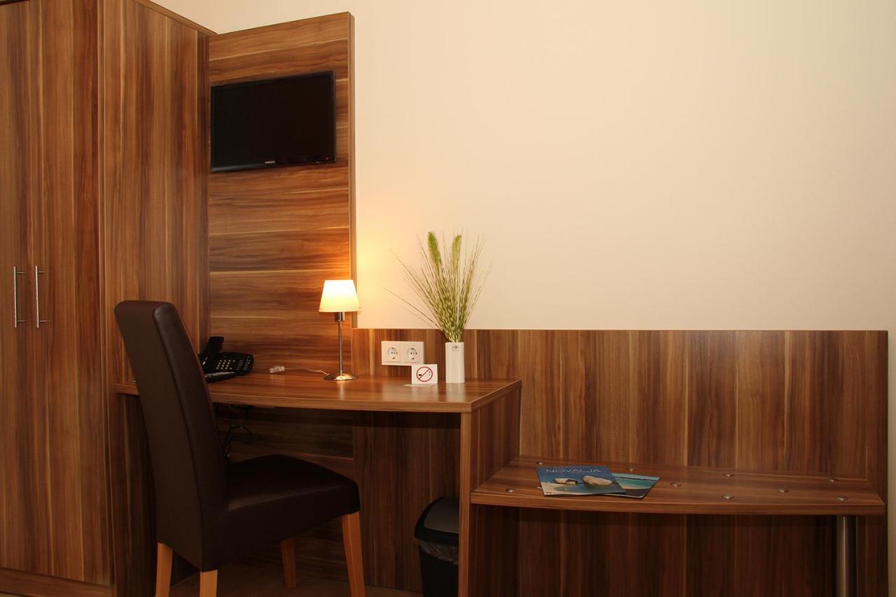 Villa Croatia & Restaurant Adria คลินเกนแบร์ก อัม มาน ภายนอก รูปภาพ